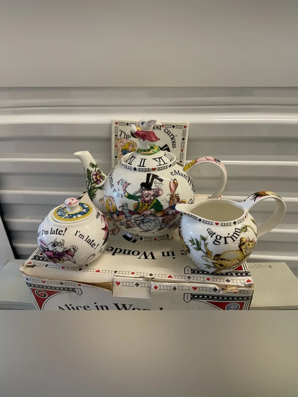 Paul Cardew Alice in Wonderland 12pc Tea Set For 4 Boxed